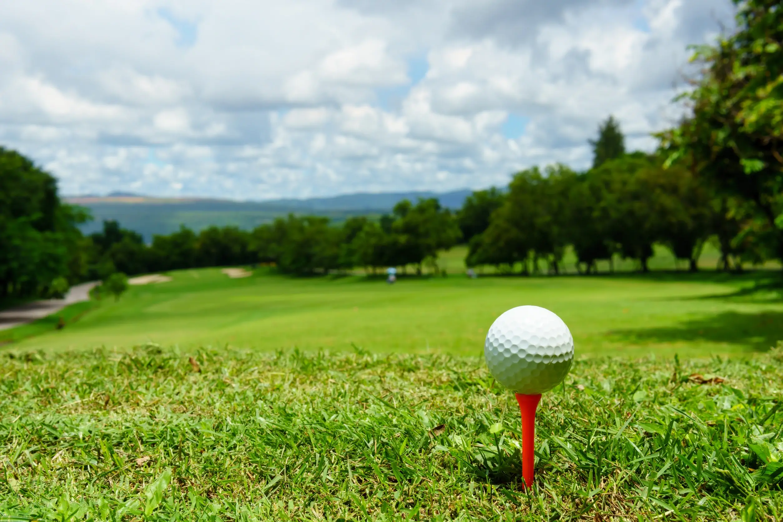 Range Finder Use in Golf: A Comprehensive Guide - GolfGlean